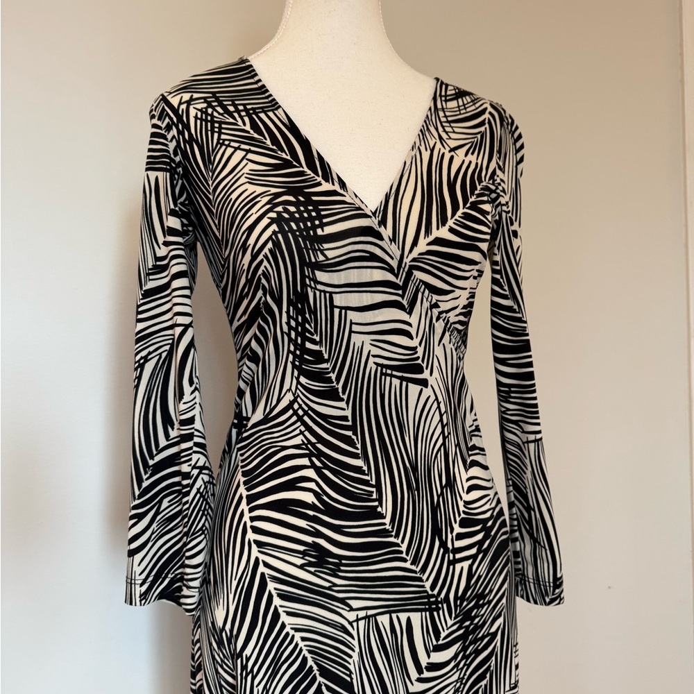 BCBGMaxAzria Black and White Long Sleeve Sheath Dress - Picture 4 of 5